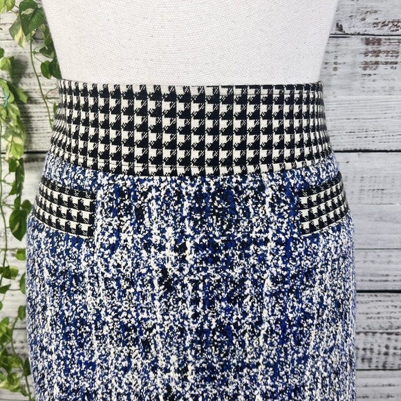 Cabi Skirt size 6 Black Hounds Tooth Blue Ponte Knit Pockets Knee A Line Stretch - Picture 4 of 11